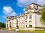 Delwedd o Adeilad Llys y Goron Caerdydd