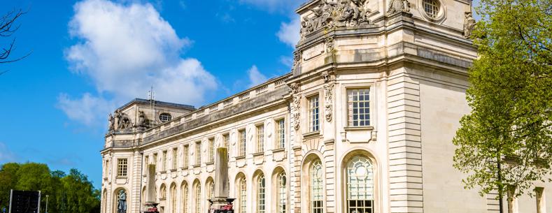 Delwedd o Adeilad Llys y Goron Caerdydd