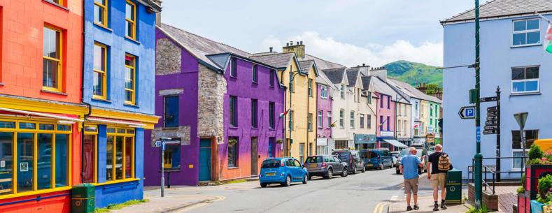 Llun o ganol tref Llanberis